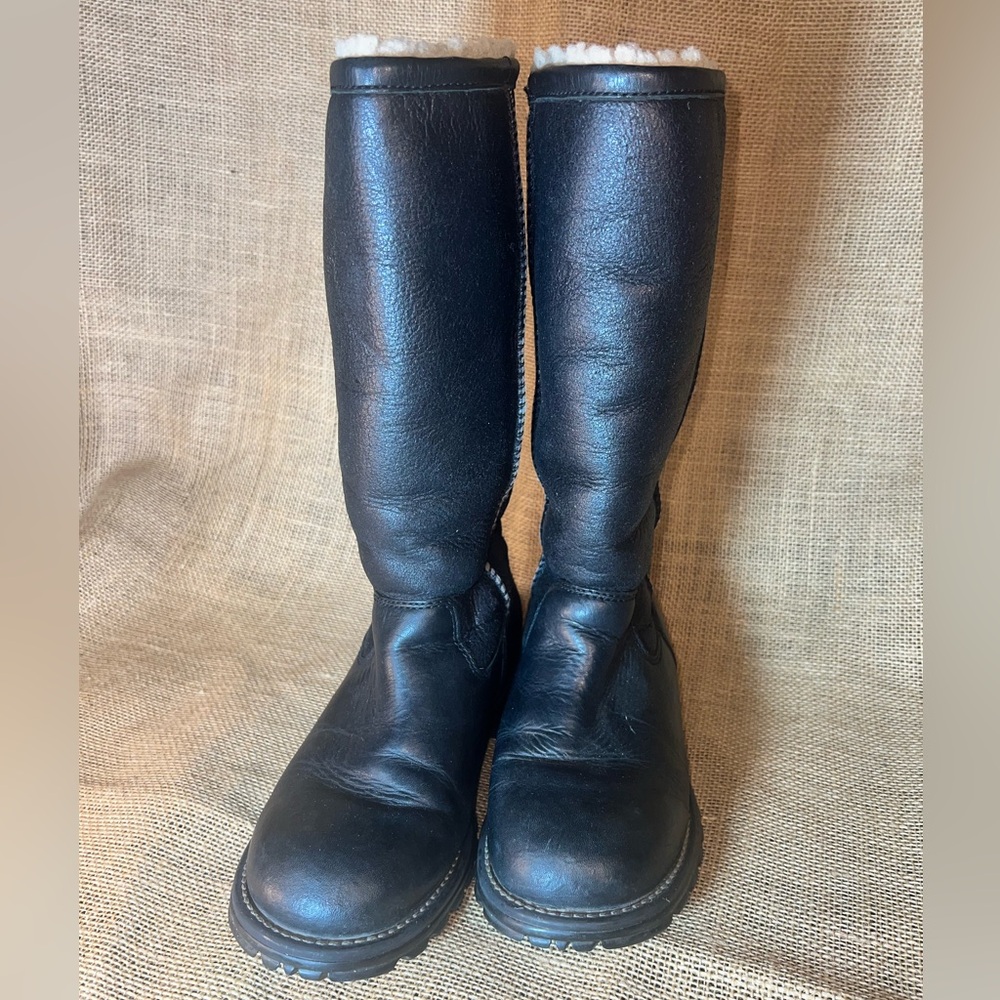UGG Black Brooks tall Leather Boots with Cream Shearling - Picture 2 of 6